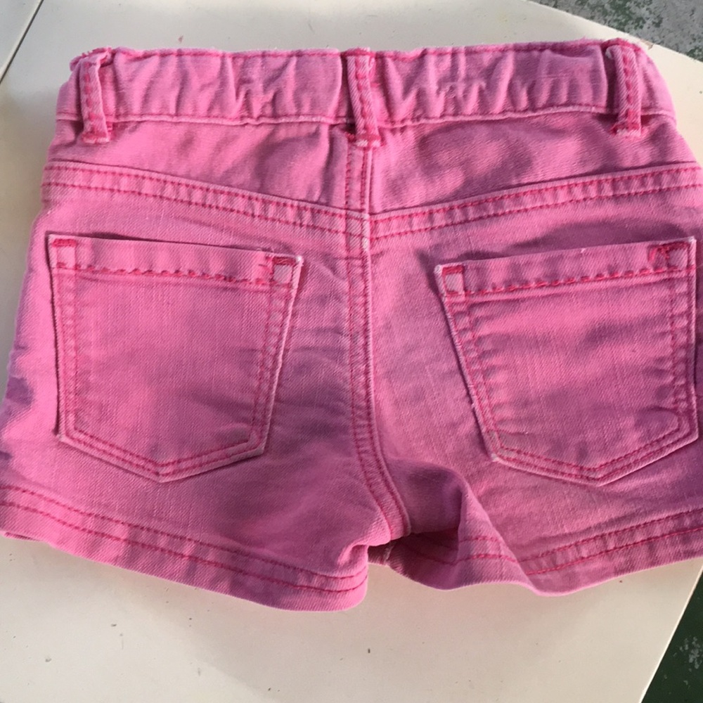 Gap 4T pink shorts - Picture 2 of 3